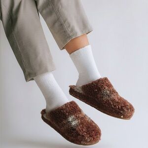 Kelsi Dagger Brooklyn Women's 'Logan' Burnt Orange Shearling Clogs Size 9